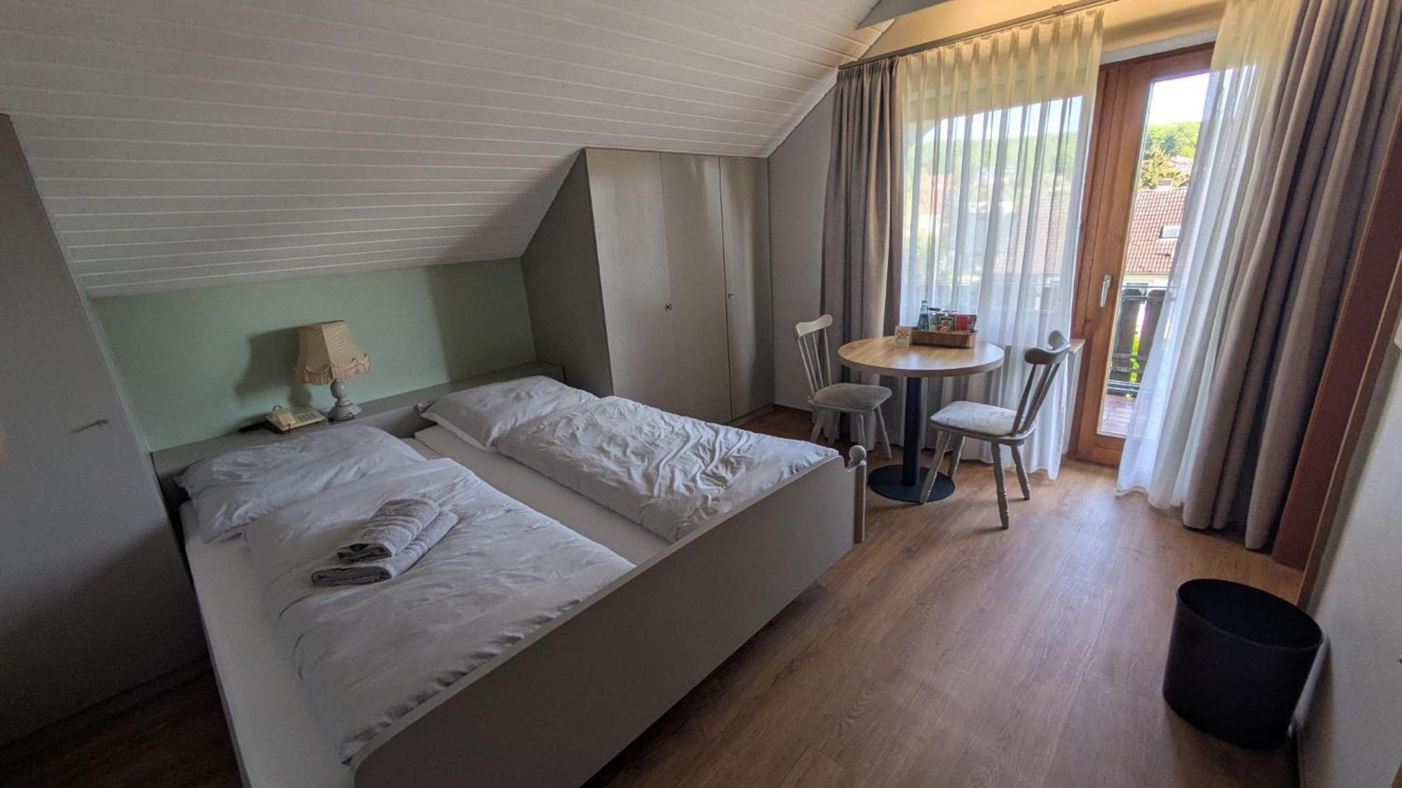 Landhotel Sonneneck - Breuna Im Naturpark Exterior photo